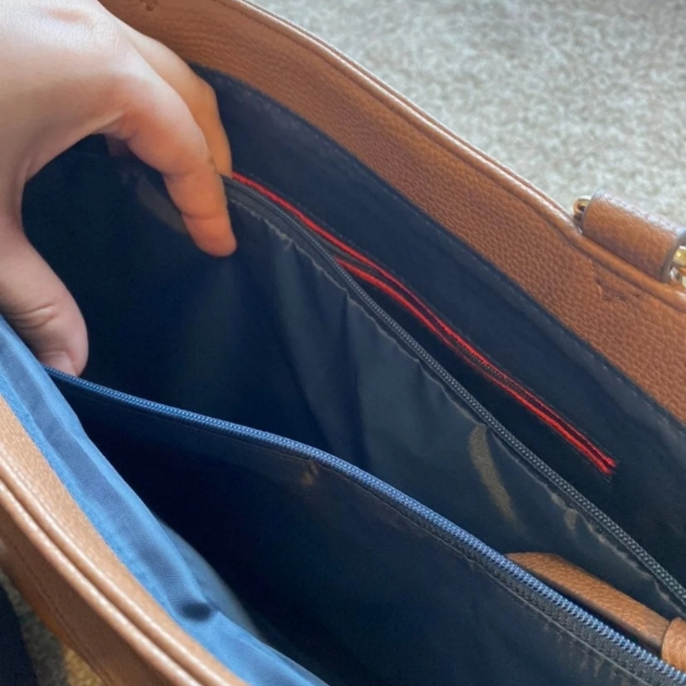Tommy Hilfiger Tote - Picture 5 of 6